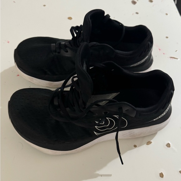 Topo Atmos Men’s 10.5 Running Shoes - Picture 3 of 7